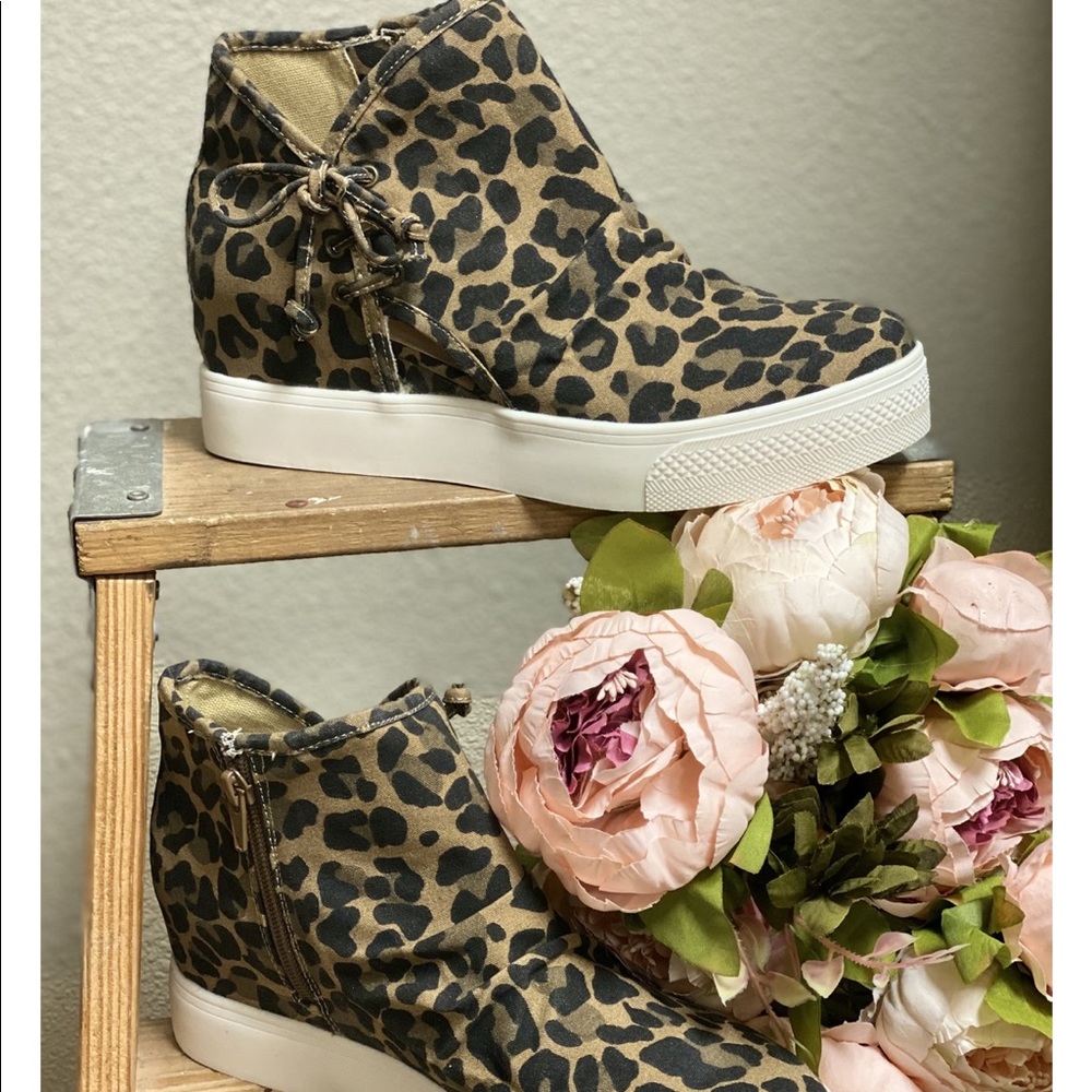 Very G Julia Leopard Sneaker